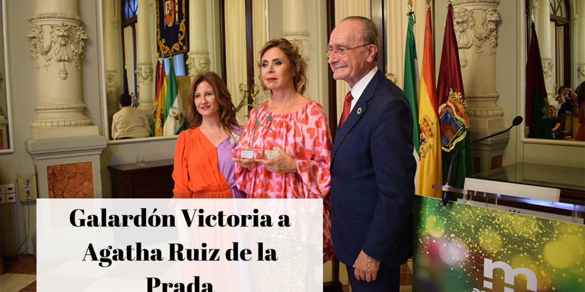 Entrega del Galardón Victoria a Agatha Ruiz de la Prada
