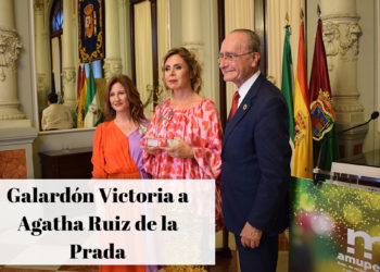 Entrega del Galardón Victoria a Agatha Ruiz de la Prada